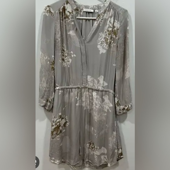 Babaton Dresses & Skirts - Babaton Bennett Silk tie waist dress fully lined